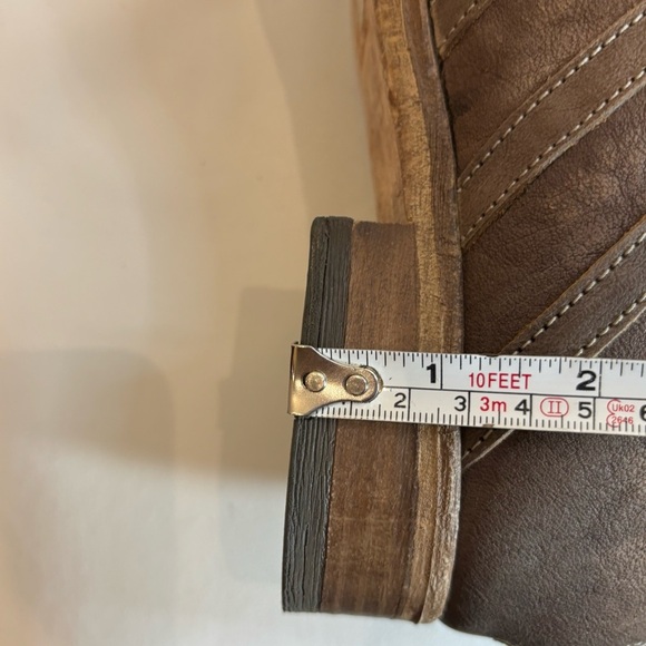 Free People Sz 40 Brown Pointy Toe Ankle Boots Straps Zipper Closure Leather - Picture 12 of 12